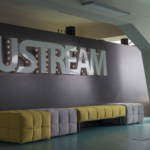 Ustream - photo: Europa Design EuropaDesign,Ustream,Referencia