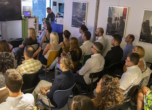 Last Naughtone Roadshow & Cosm Party Light Last,Naughtone,Roadshow,&,Cosm,Party,Light