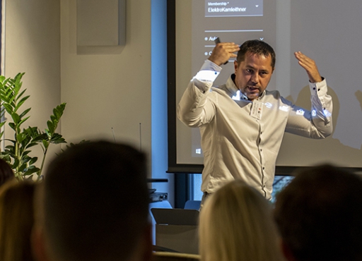 Last Naughtone Roadshow & Cosm Party Light Last,Naughtone,Roadshow,&,Cosm,Party,Light